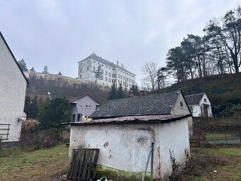 Jedna se o stavební pozemek o velikosti 476 m2. Na pozemku j