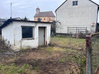 Jedna se o stavební pozemek o velikosti 476 m2. Na pozemku j