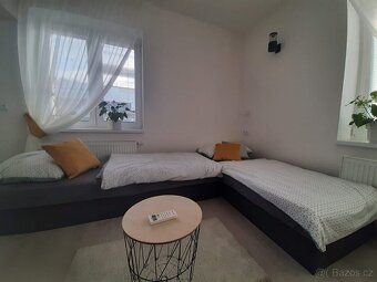 Nabízím k pronájmu moderně a vkusně zařízený byt 1+kk v oblí