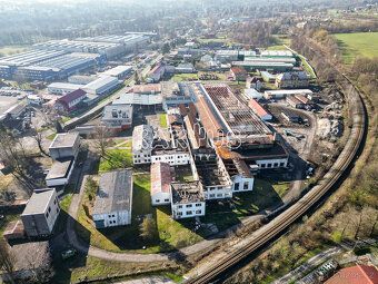 Nabízíme k pronájmu prostornou halu o celkové výměře 1875 m2
