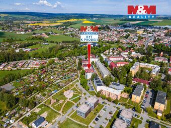 Nabízíme k prodeji slunný byt 2+1 o užitné ploše 59 m² v Pol