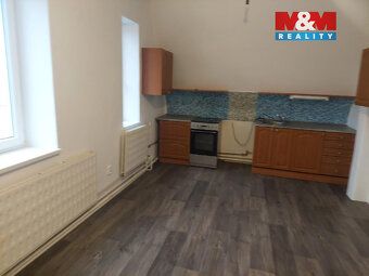 Pronájem bytu 3+1 o ploše 106 m2 ve druhém patře cihlového d