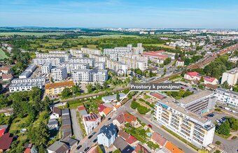 Nabízíme k pronájmu komerční prostor o celkové ploše 140m2, 