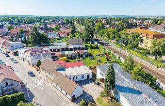 Nabízíme k pronájmu komerční prostor o celkové ploše 140m2, 