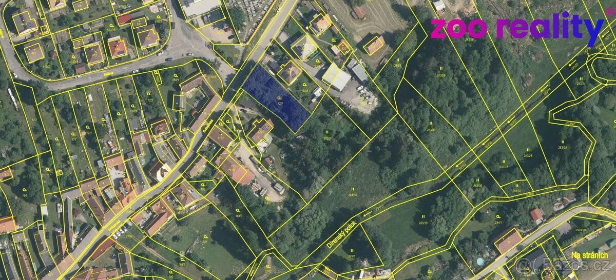 Nabízíme k prodeji stavební pozemek 888 m² s chatkou – Deštn
