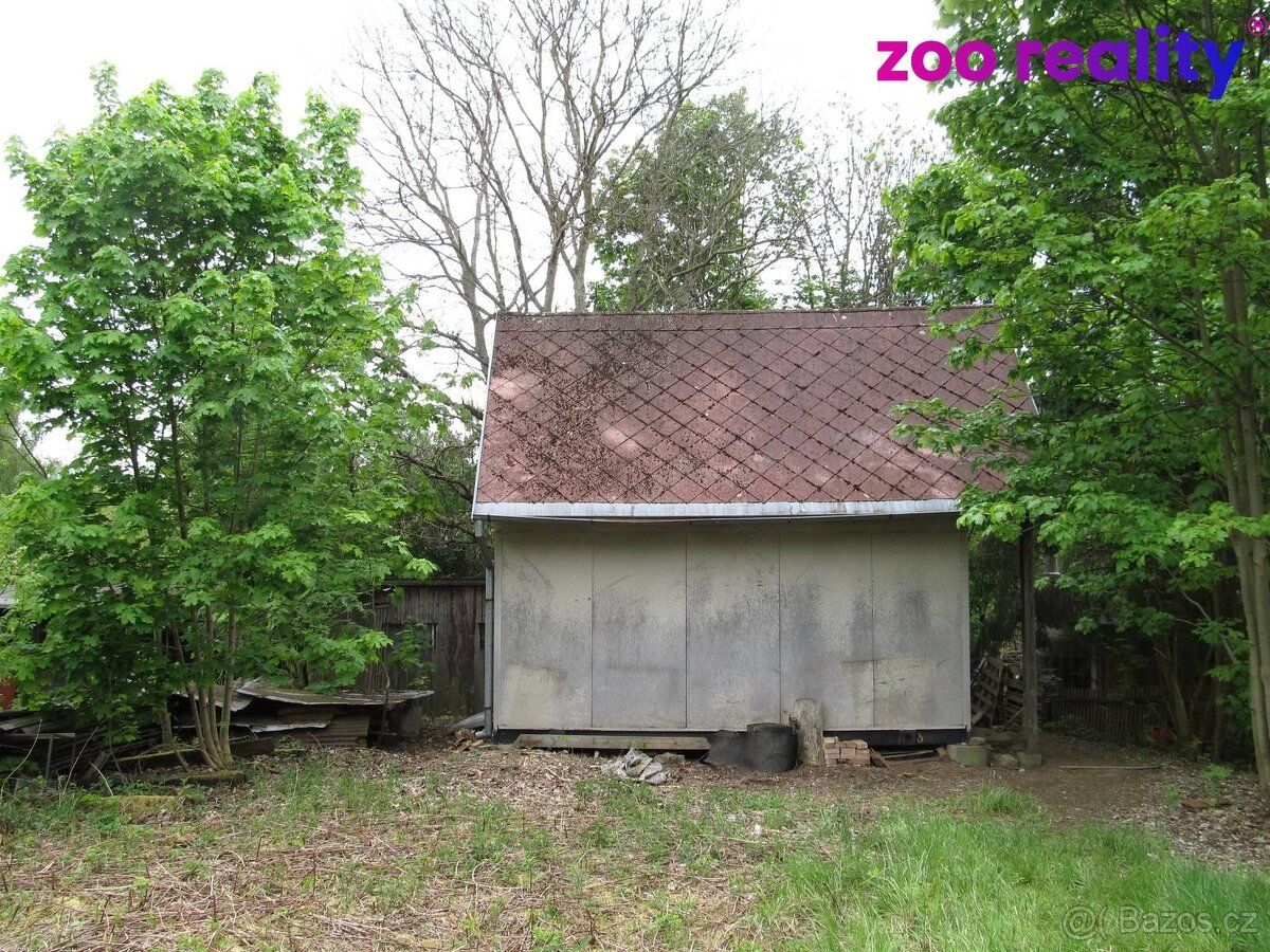 Nabízíme k prodeji stavební pozemek 888 m² s chatkou – Deštn