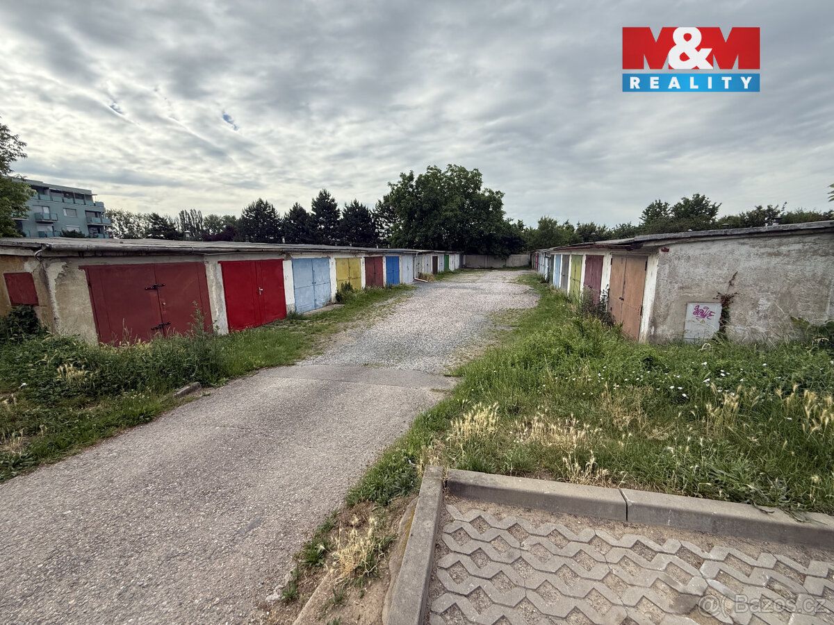 Nabízím k prodeji řadovou cihlovou garáž o užitné ploše 18 m