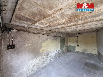 Nabízím k prodeji řadovou cihlovou garáž o užitné ploše 18 m