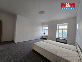 Nabízíme k pronájmu výjimečný mezonetový byt o dispozici 4+k