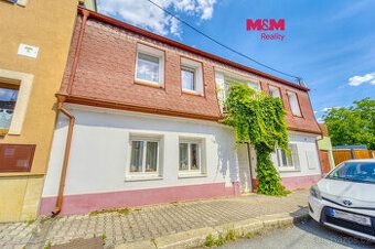 Nabízíme k prodeji dům o velikosti 2+KK se zahradou, garáží,