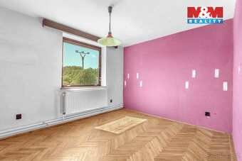 Prodej rodinného domu (užitná plocha 150 m², 7 místností) s 