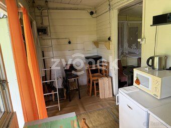 Ev.č. ZL04703-1 Nabízíme k prodeji menší rekreační chatu v o