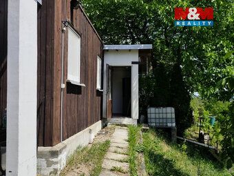 Nabízíme k prodeji samostatnou, částečně zděnou chatu na zas