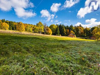 Pozemek je k zástavbě RD i dvě podlaží, možno začít stavět i