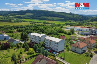 Nabízíme k prodeji moderně zrekonstruovaný byt 4+1 o výměře 
