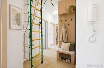 Moderní 3+kk s klimatizací, parkováním s balkónem i lodžií v