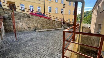 📍 Lokalita: Vyšehradská ulice, Karlovy Vary 🏠 Dispozice: 2+k