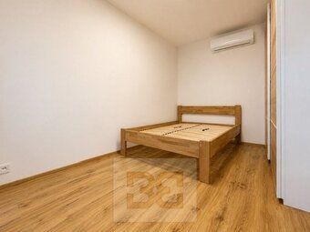 Ev.č. N09356 Nabízíme k pronájmu moderní a vkusně zařízený b