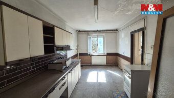 Nabízíme k prodeji samostatnou zemědělskou usedlost na okraj