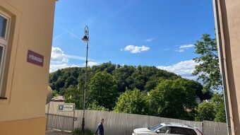 Bydlení u kolonády s vlastním vchodem! Nabízíme k pronájmu z