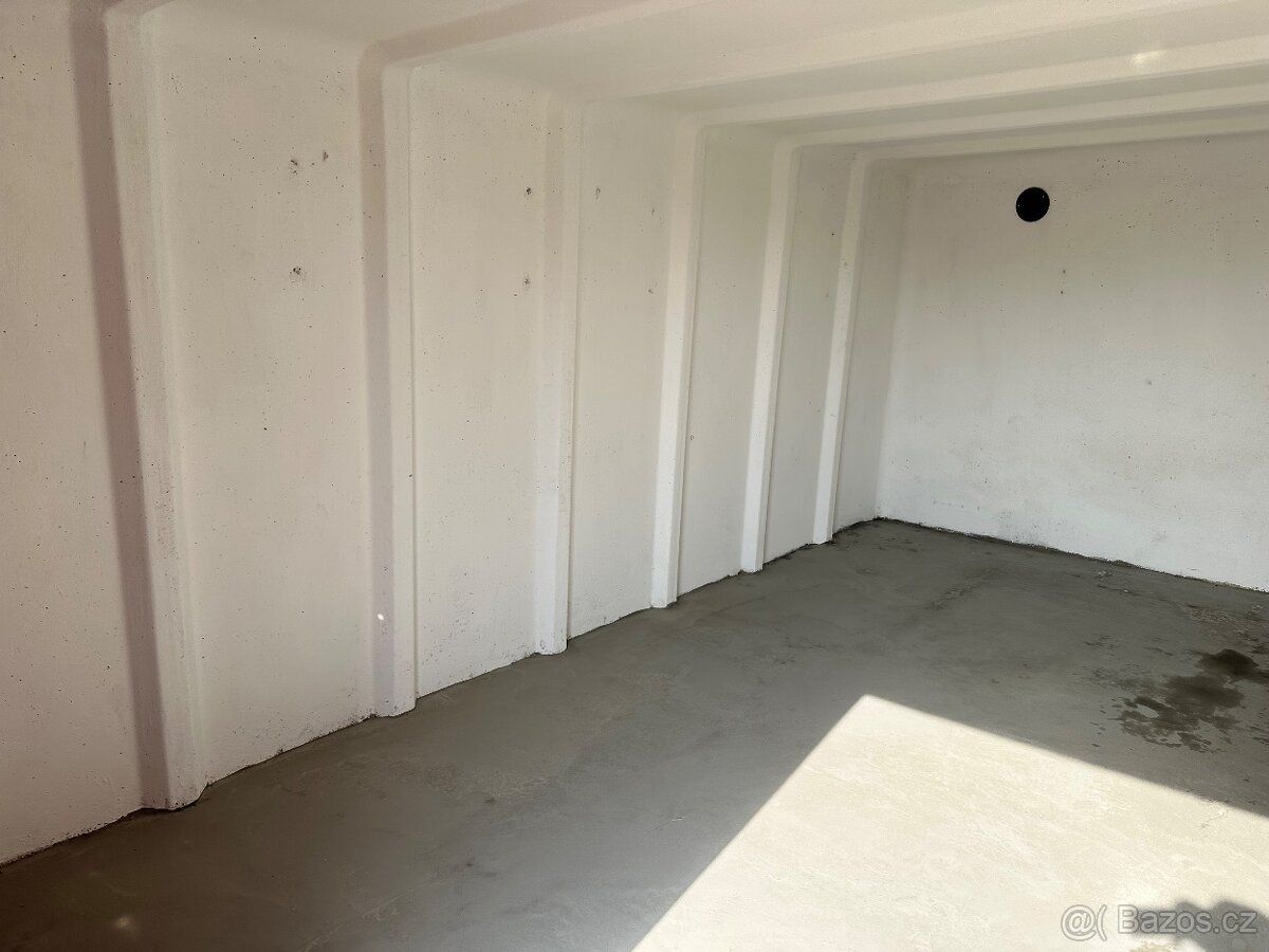 Prodám garáž,nacházející se ve vyhledávané lokalitě v brněns