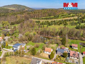 Nabízíme k prodeji pozemek k bydlení 1 275 m² na okraji obce