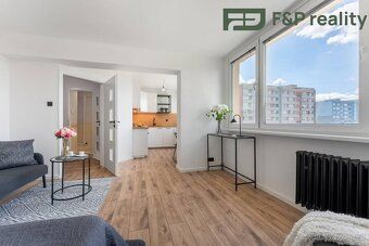 Nabízíme k prodeji malý, slunný byt 1+1 , 33 m2 v revitalizo