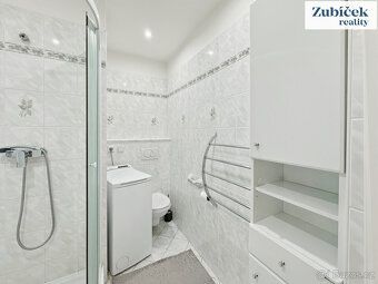 Nabízíme k prodeji byt 2+1 ve Zlíně, na ulici Okružní, v kli