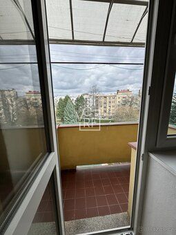 K pronájmu nabízíme prostorný byt o dispozici 3+kk a celkové