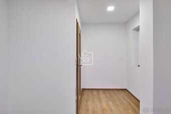 Nabízíme k prodeji prostorný rodinný dům v obci Černíkovice,