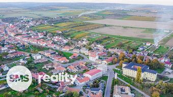 Nabízím Vám atraktivní pozemek v obci Šatov u Znojma s platn