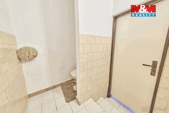 Nabízíme k prodeji usedlost (dva rodinné domy spojené prosto