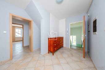 Prodej zděného třípodlažního podsklepeného bytového domu s v