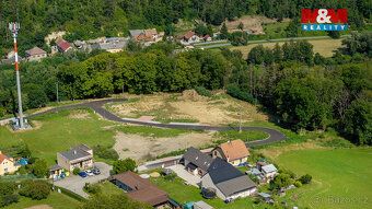 Nabízíme k prodeji stavební pozemek o výměře 1211 m² v klidn