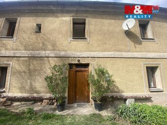 Nabízíme k pronájmu světlý a prostorný byt 2+1 o celkové uži