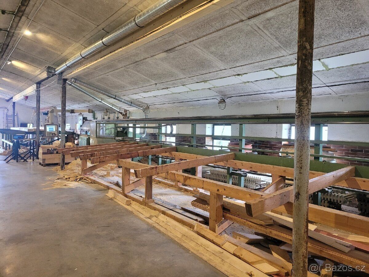 Pronajmu výrobních prostor o výměře 450 m2 s možností ponech