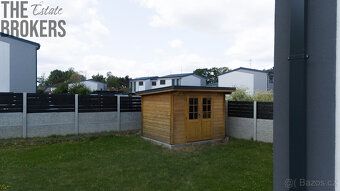Nabízíme k prodeji prostorný a světlý řadový dům o dispozici