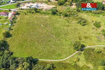 Prodej atraktivního pozemku k výstavbě o rozloze 5 749 m² na