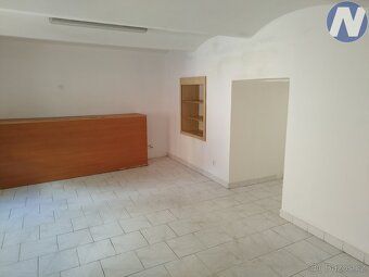 Nabízím pronájem obchodního prostoru o výměře 20 m2 v přízem