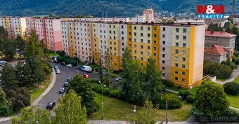 Dnes tu pro vás máme byt o dispozici 3+1 se zasklenou lodžií