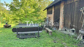 Výjimečná nabídka – dům na samotě s vlastním lesem a stavebn