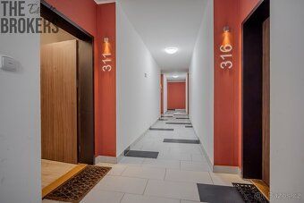 Nabízíme k pronájmu moderní byt o dispozici 2+kk a velikosti