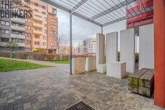 Nabízíme k pronájmu moderní byt o dispozici 2+kk a velikosti