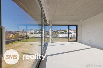 Prodej výjimečné novostavby moderního rodinného domu 5+kk ve