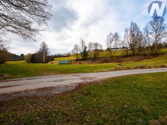 V exkluzivním zastoupení nabízíme k prodeji atraktivní pozem