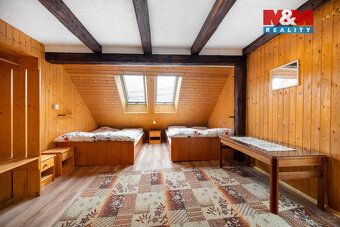 Hledáte místo pro velkou rodinu, kombinaci bydlení s podniká