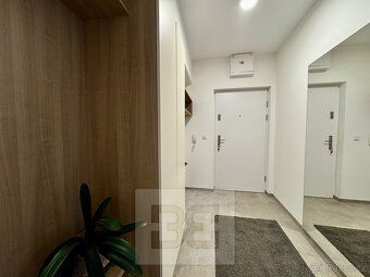 Ev.č. N09360 K dispozici od 1.9.2026.Moderní byt 1+kk v pres