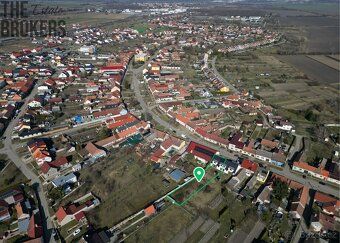 Hledáte dům, který vám dá dostatek místa pro rodinu, práci i