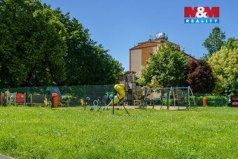 Nabízíme k prodeji útulný byt 2+1 v panelovém domě v centru 