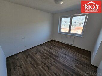 Ev.č. 02007 Prodej bytu 3+kk s balkonem v klidné části obce 